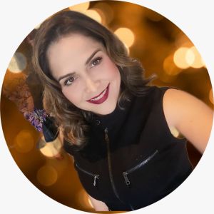 Adriana Beatriz  Llanos hinojosa